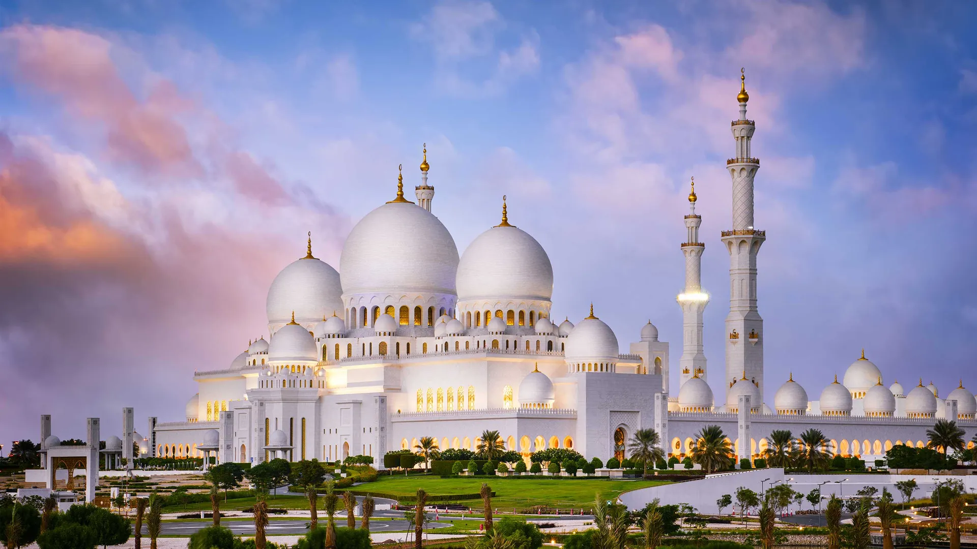 Sheikh Zayed Grand Mosque: Where Grandeur Meets Spirituality