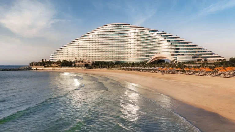 Five Star Hotels in Dubai: Luxury Meets the Sea at Jumeirah Marsa Al Arab Five Star Hotels in Dubai: Luxury Meets the Sea at Jumeirah Marsa Al Arab