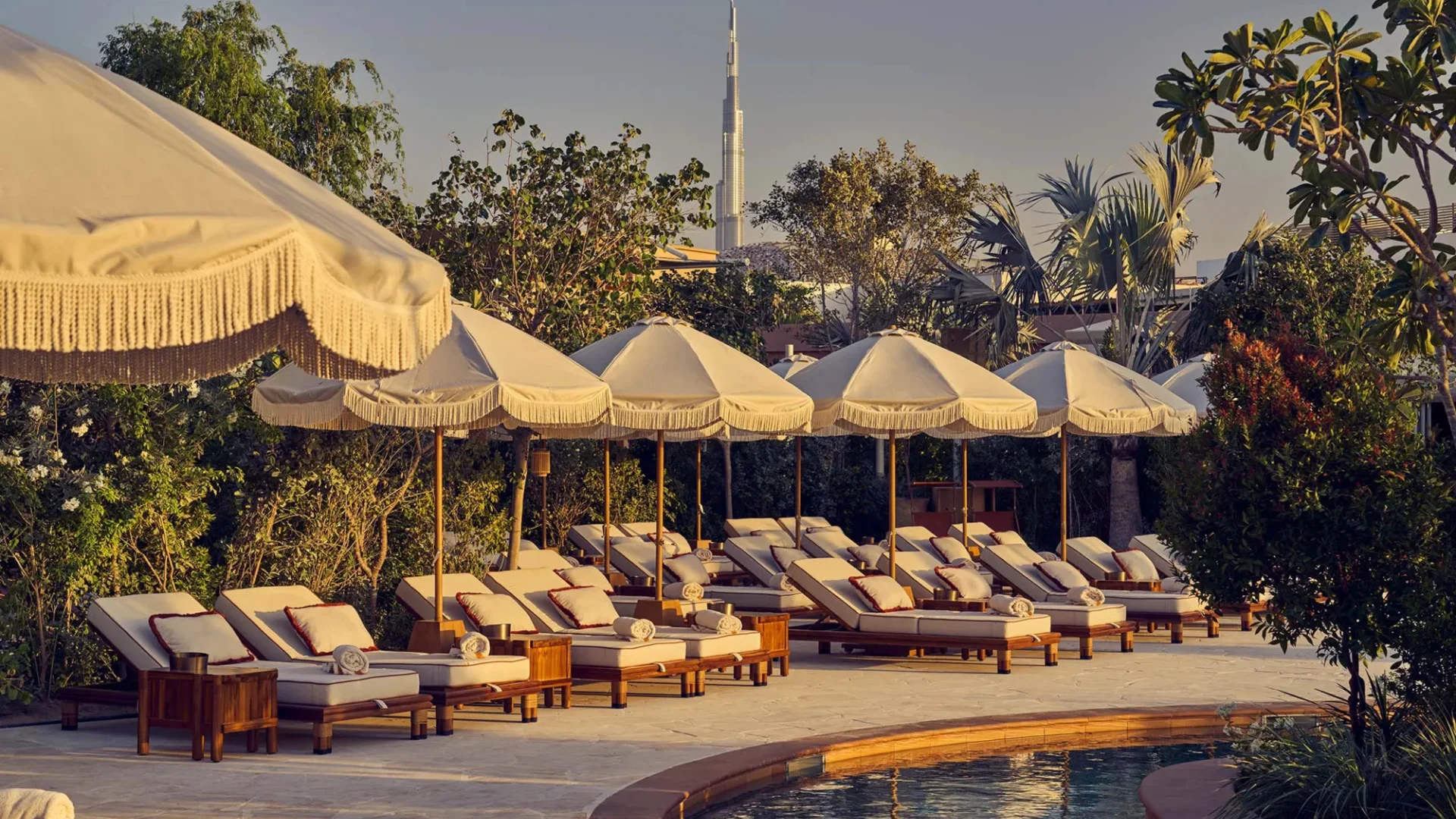 Gigi Rigolatto Dubai J1 Beach Italian Elegance by the Seave Türkiye Otomobil Fiyat Farkı 2025 Güncel Analiz