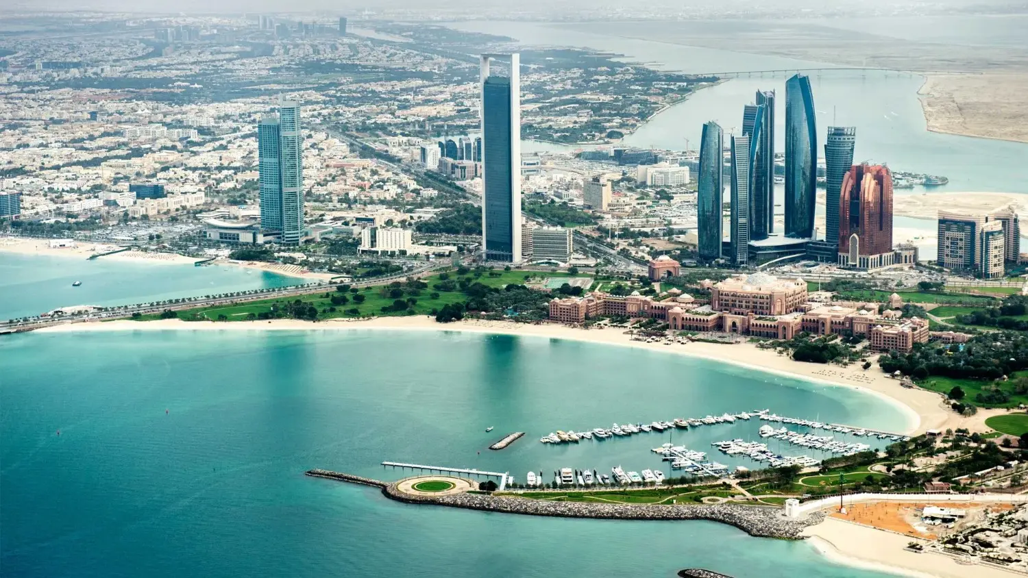 The Modern and Traditional Face of Abu Dhabi