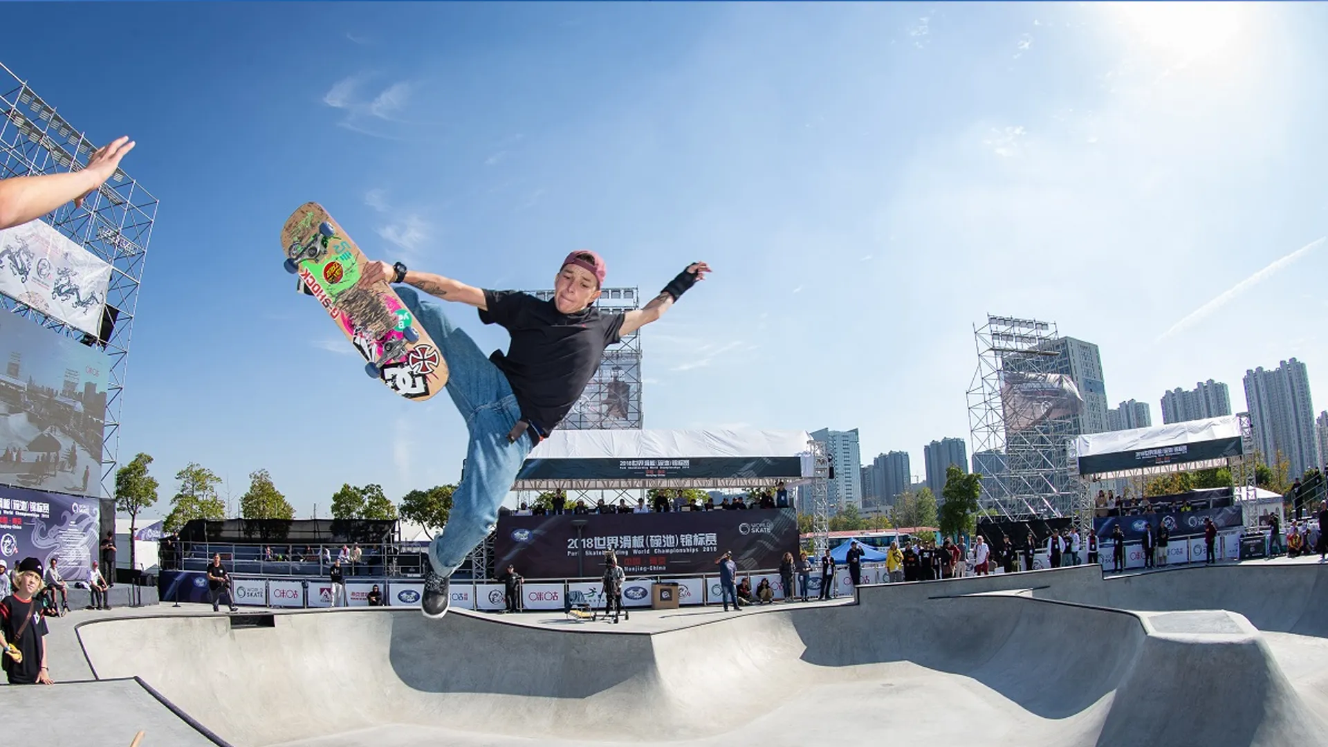 Night Skateboarding in Dubai