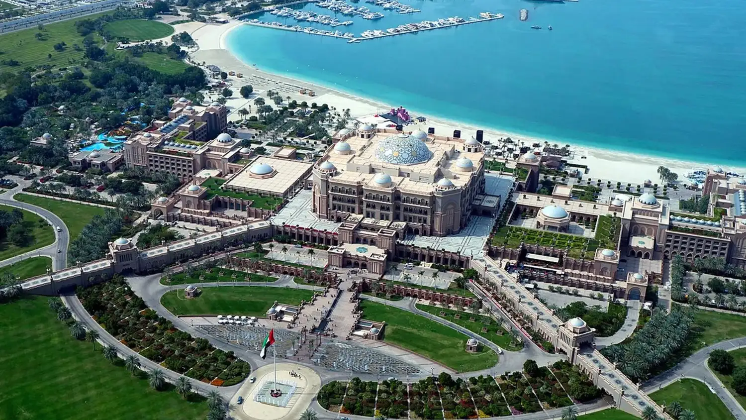 Palace-Like Hotels in Abu Dhabi