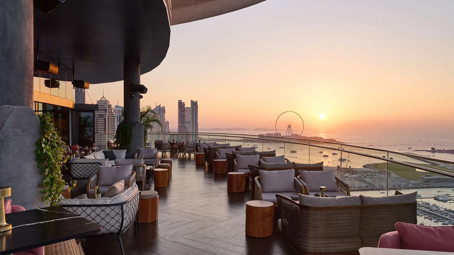 Seaside Dining in Dubai