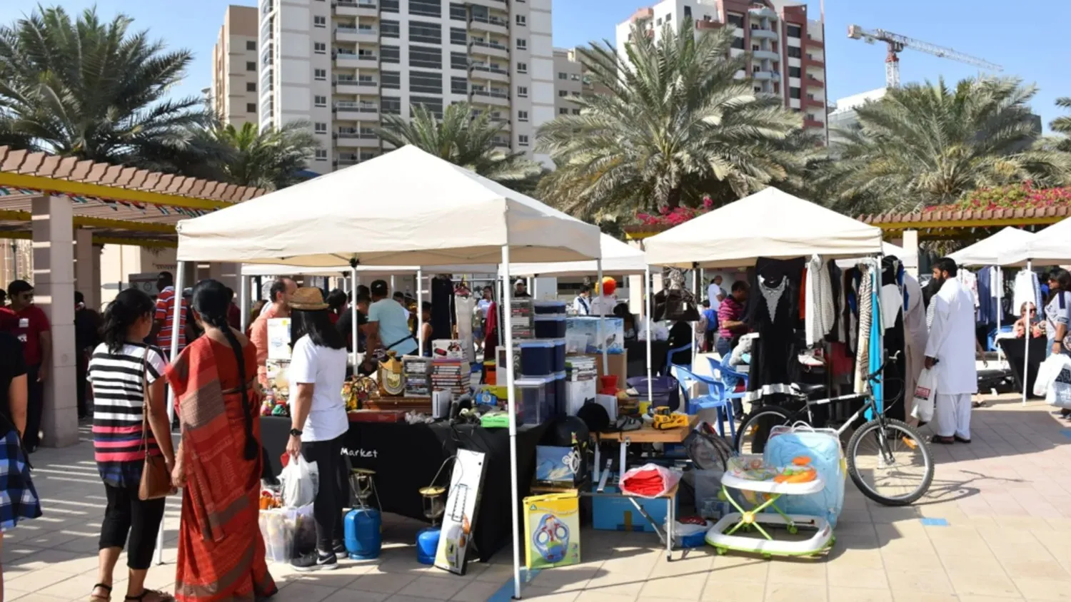 Second-Hand Vintage Markets