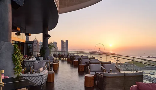 Tips for an Unforgettable Seaside Dining Experience